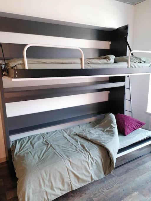 Erdvi Studija Spacious Studio Apartment Self Check In Вилнюс Екстериор снимка