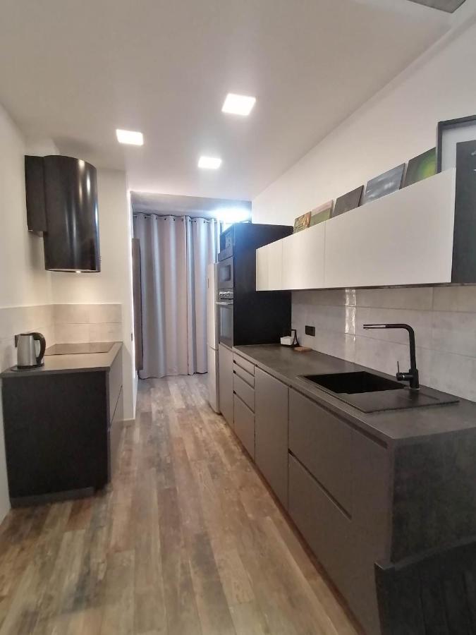 Erdvi Studija Spacious Studio Apartment Self Check In Вилнюс Екстериор снимка