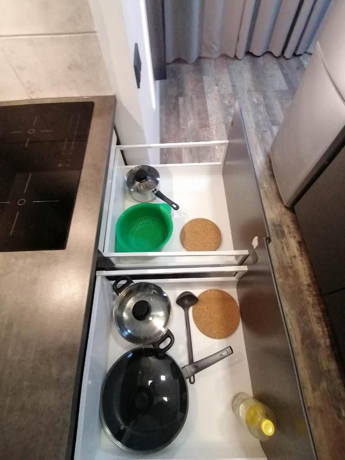 Erdvi Studija Spacious Studio Apartment Self Check In Вилнюс Екстериор снимка
